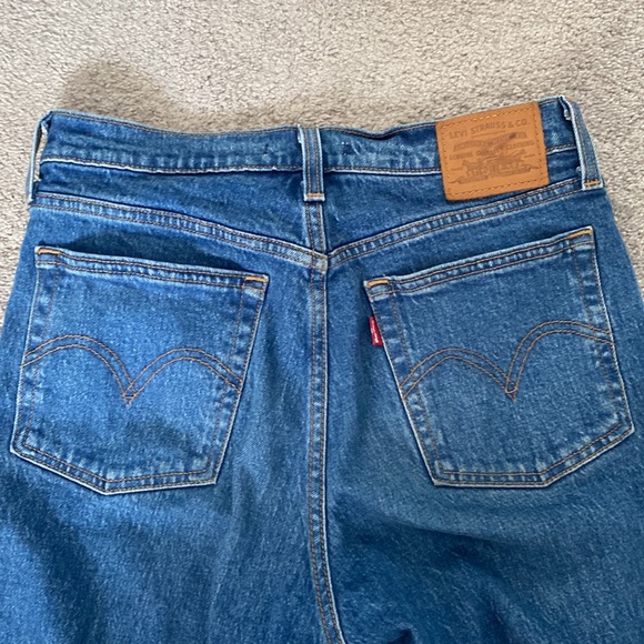 Levi Blue jeans dark blue wash Wedgie straight fit super flattering - Picture 1 of 7